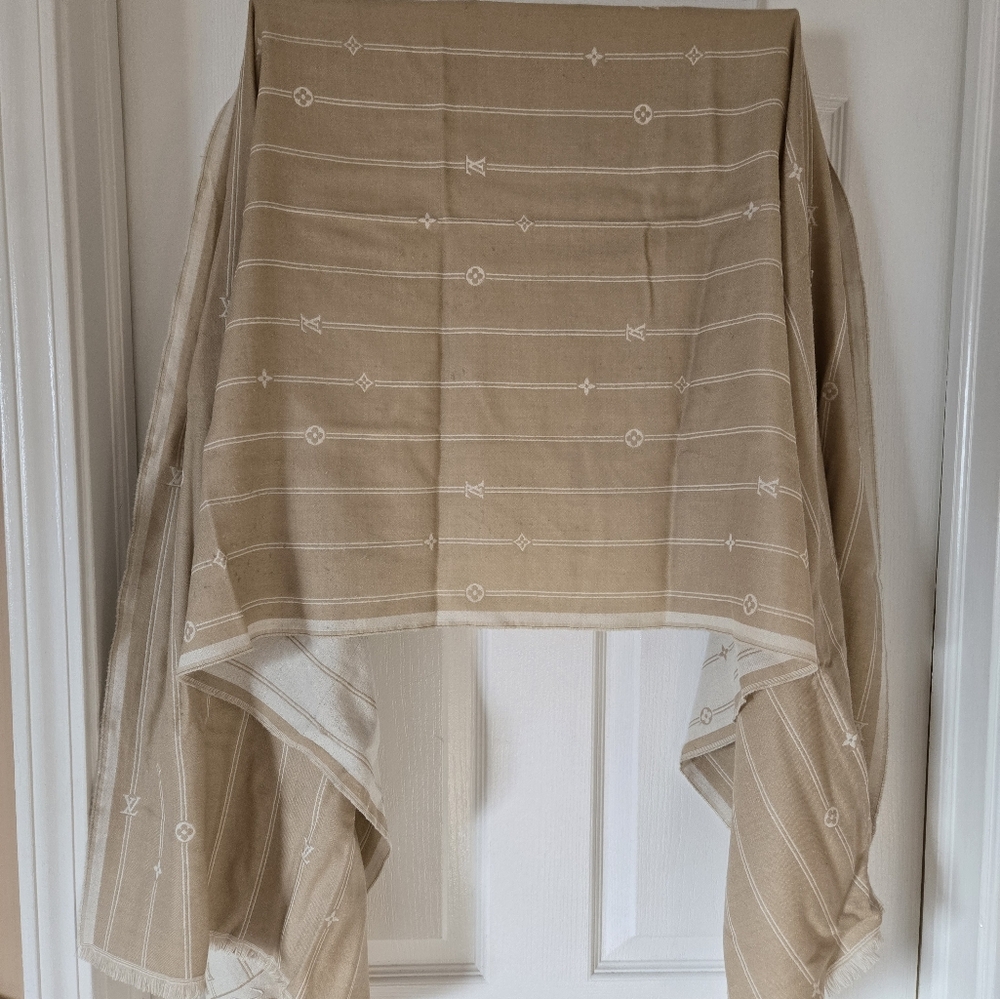 Louis Vuitton monogram stripes stole scarv. Beige - Picture 2 of 5